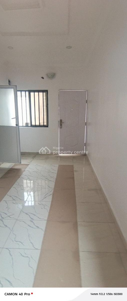 Sharp and Service 2 Bedroom Flat Upstairs, Off Adebayo Doherty Street, Lekki Phase 1, Lekki, Lagos, Flat / Apartment for Rent
