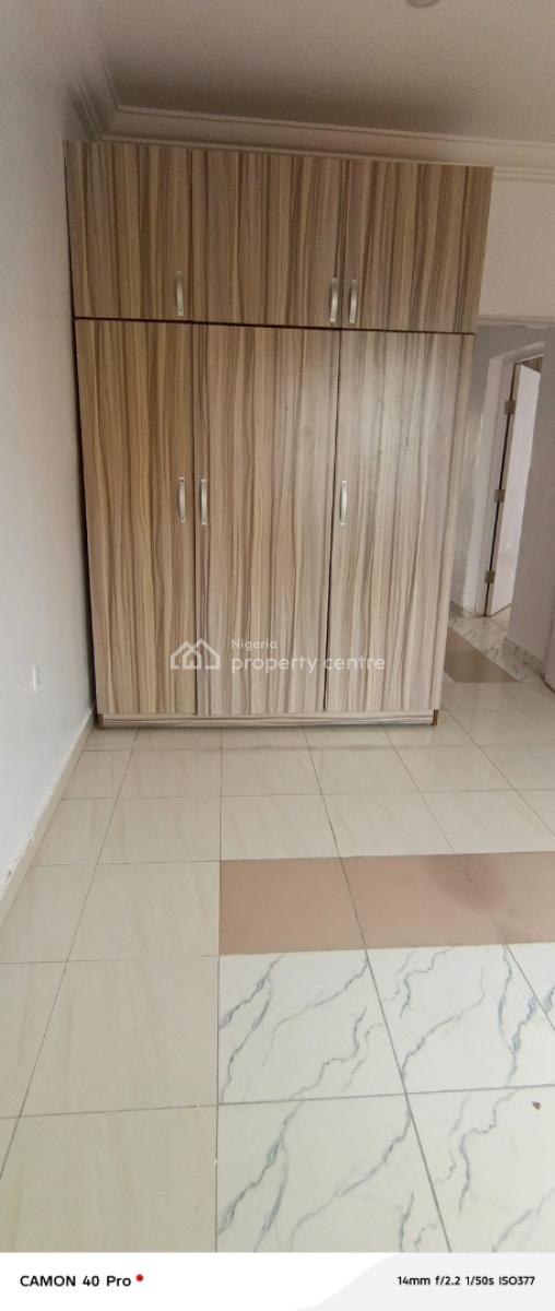 Sharp and Service 2 Bedroom Flat Upstairs, Off Adebayo Doherty Street, Lekki Phase 1, Lekki, Lagos, Flat / Apartment for Rent