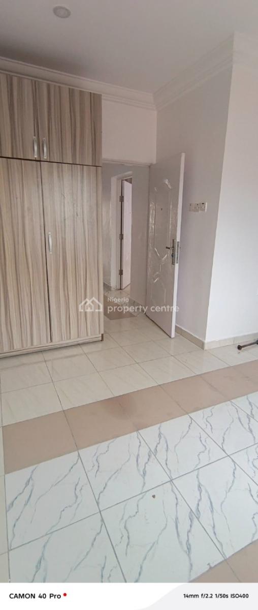 Sharp and Service 2 Bedroom Flat Upstairs, Off Adebayo Doherty Street, Lekki Phase 1, Lekki, Lagos, Flat / Apartment for Rent