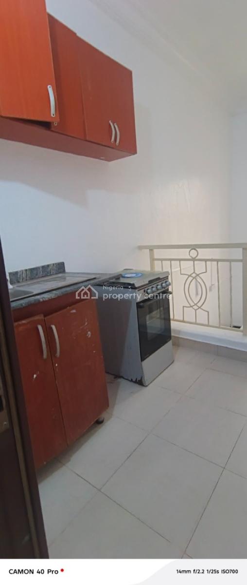 Service 2 Bedroom Flat Upstairs in Phase 1, Ayinde Akinmade Street Off Admiralty Way, Lekki Phase 1, Lekki, Lagos, Flat / Apartment for Rent
