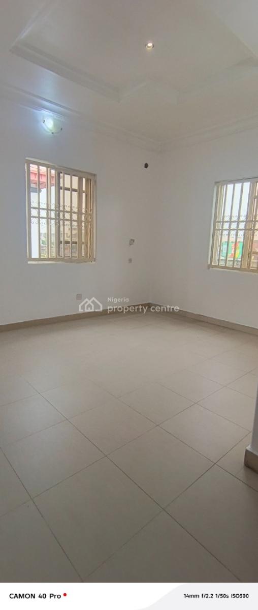 Service 2 Bedroom Flat Upstairs in Phase 1, Ayinde Akinmade Street Off Admiralty Way, Lekki Phase 1, Lekki, Lagos, Flat / Apartment for Rent