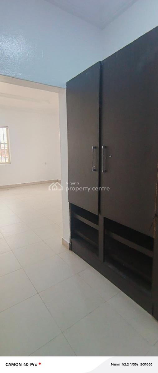 Service 2 Bedroom Flat Upstairs in Phase 1, Ayinde Akinmade Street Off Admiralty Way, Lekki Phase 1, Lekki, Lagos, Flat / Apartment for Rent