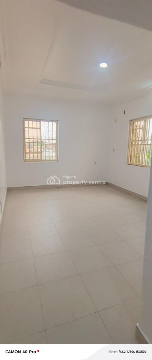 Service 2 Bedroom Flat Upstairs in Phase 1, Ayinde Akinmade Street Off Admiralty Way, Lekki Phase 1, Lekki, Lagos, Flat / Apartment for Rent