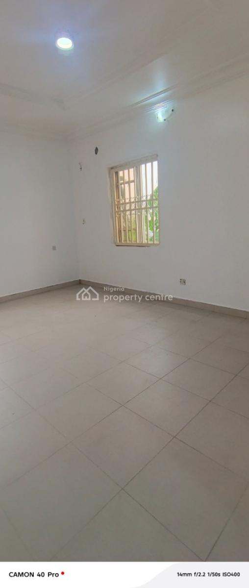Service 2 Bedroom Flat Upstairs in Phase 1, Ayinde Akinmade Street Off Admiralty Way, Lekki Phase 1, Lekki, Lagos, Flat / Apartment for Rent