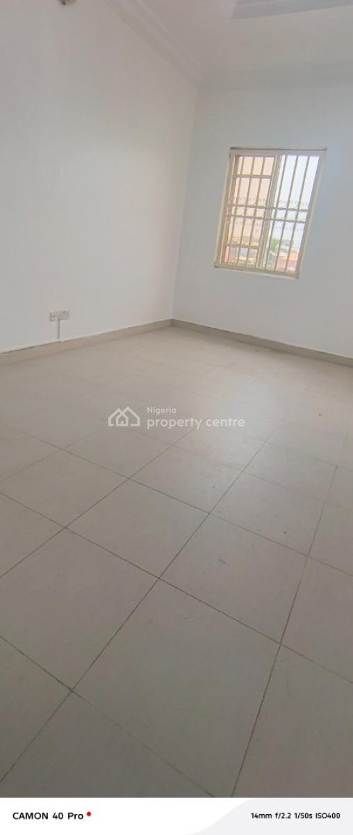 Service 2 Bedroom Flat Upstairs in Phase 1, Ayinde Akinmade Street Off Admiralty Way, Lekki Phase 1, Lekki, Lagos, Flat / Apartment for Rent