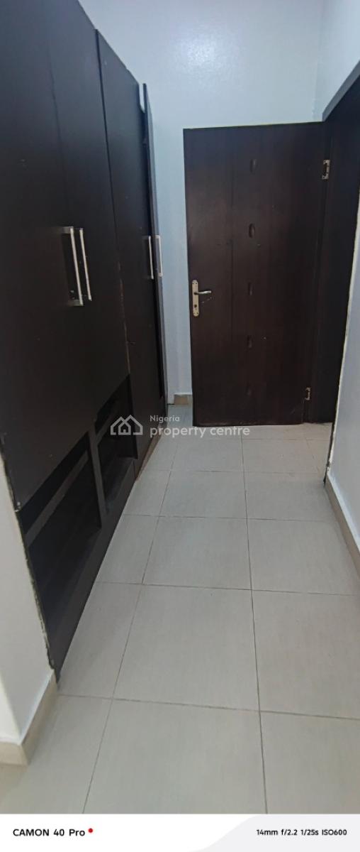Service 2 Bedroom Flat Upstairs in Phase 1, Ayinde Akinmade Street Off Admiralty Way, Lekki Phase 1, Lekki, Lagos, Flat / Apartment for Rent