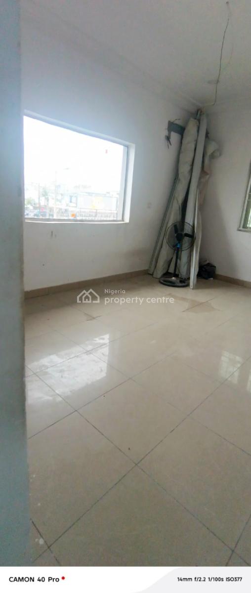 Fully Service 2bed with 24hrs Light in Phase 1, Off Emma Abimbola Street, Lekki Phase 1, Lekki, Lagos, Flat / Apartment for Rent