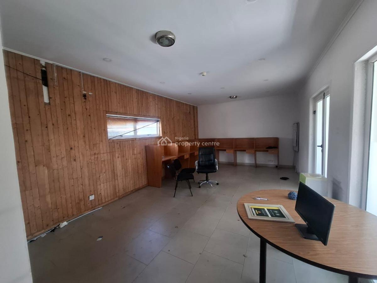 Beautiful Serviced Shop Space (top Floor), Victoria Island (vi), Lagos, Event Centre / Venue for Rent