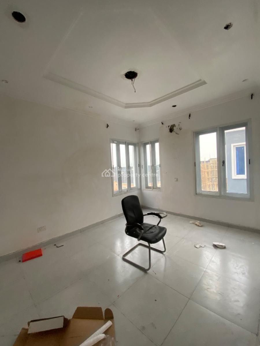 Luxury Standard Spacious 3 Bedroom Flat, Eleganza Toll Gate  in an Estate, Lekki, Lagos, Flat / Apartment for Rent