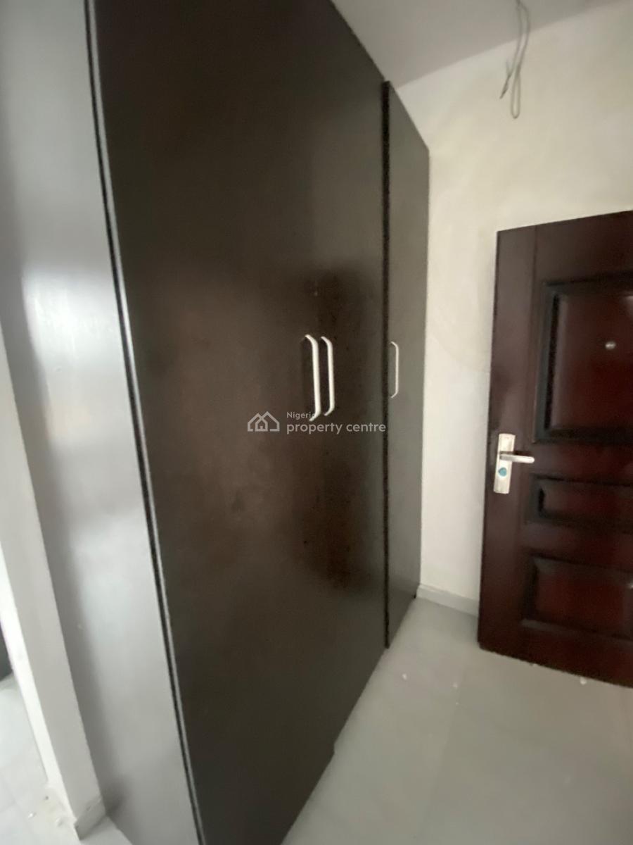 Luxury Standard Spacious 3 Bedroom Flat, Eleganza Toll Gate  in an Estate, Lekki, Lagos, Flat / Apartment for Rent