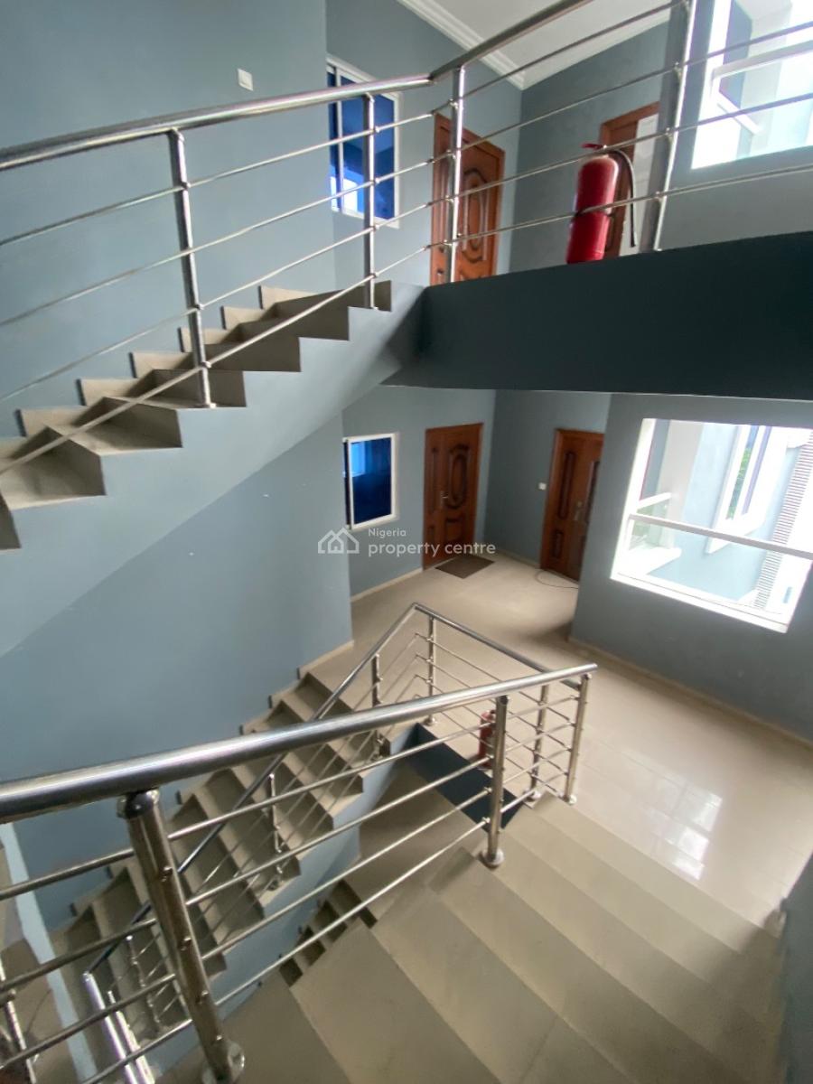 Luxury Standard Spacious 3 Bedroom Flat, Eleganza Toll Gate  in an Estate, Lekki, Lagos, Flat / Apartment for Rent