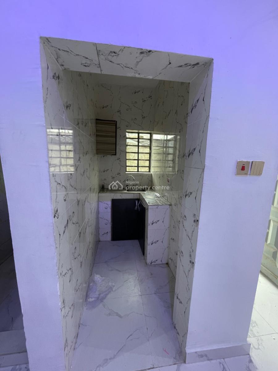 1 Self Contain, Araromi By Lekki Gardens Phase 5 Ext 2, Ajah, Lagos, Self Contain (single Rooms) for Rent