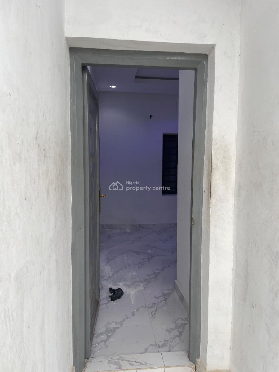 1 Self Contain, Araromi By Lekki Gardens Phase 5 Ext 2, Ajah, Lagos, Self Contain (single Rooms) for Rent