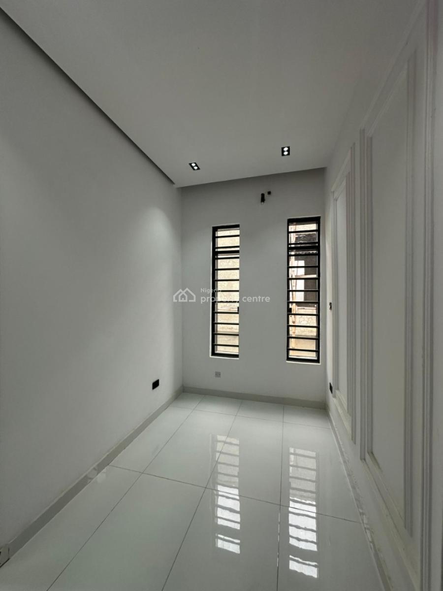 4 Bedrooms Semi-detached House with Bq, Ikota, Lekki, Lagos, Semi-detached Duplex for Sale