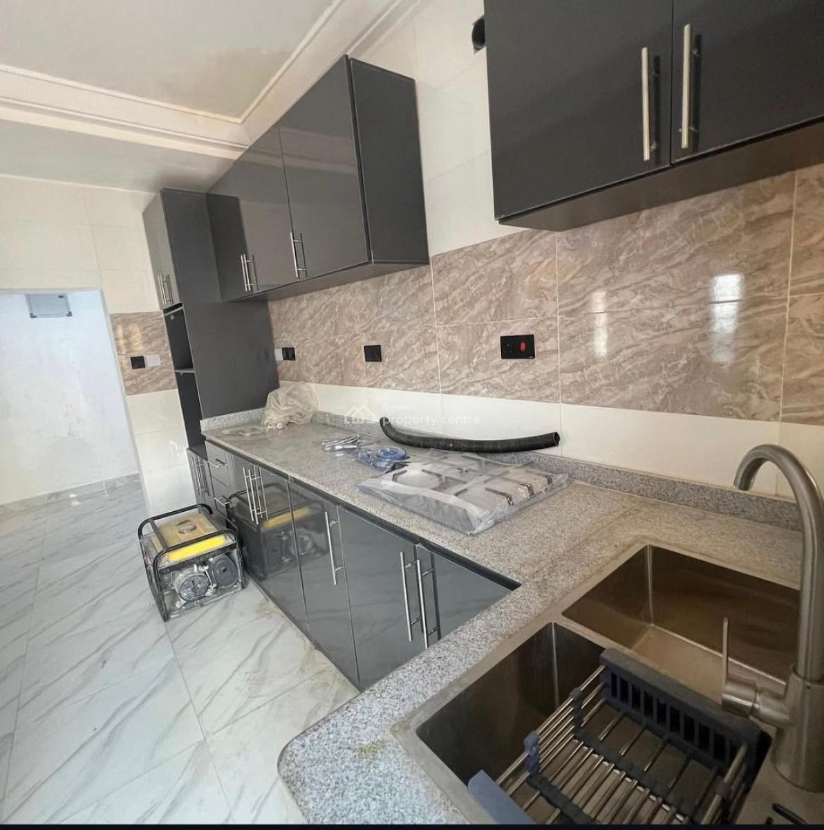Newly Built 2 Bedroom Flat, Anthony, Maryland, Lagos, Flat / Apartment for Sale
