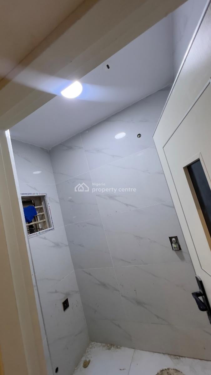 Newly Renovated 4bedroom Terrace with Bq, Orchard Estate, Sunview Street, Spg Road, Ologolo, Lekki Lagos., Ologolo, Lekki, Lagos, Terraced Duplex for Sale