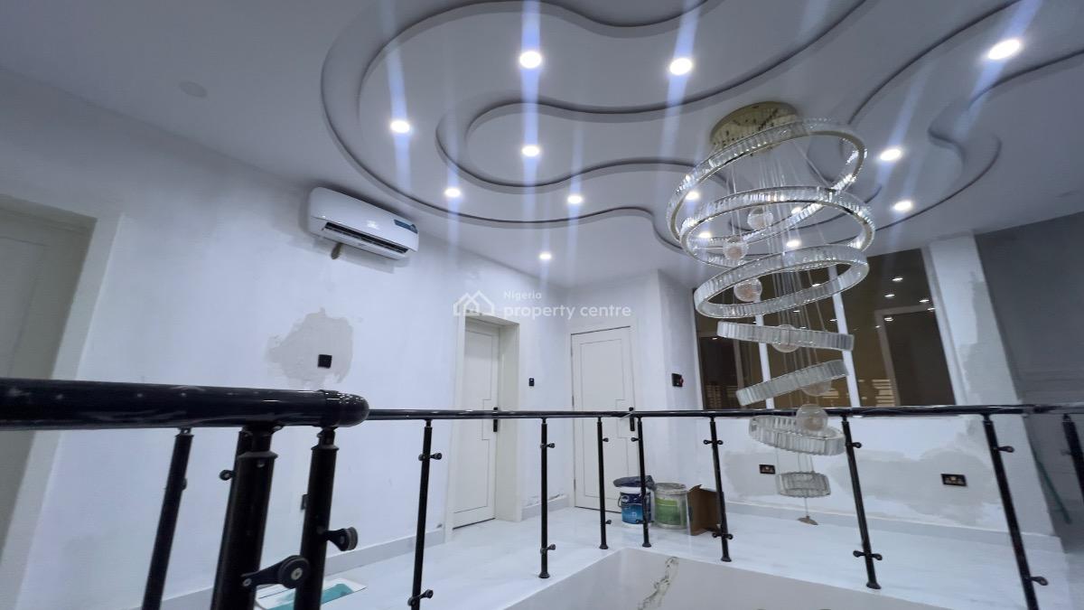 Newly Renovated 4bedroom Terrace with Bq, Orchard Estate, Sunview Street, Spg Road, Ologolo, Lekki Lagos., Ologolo, Lekki, Lagos, Terraced Duplex for Sale