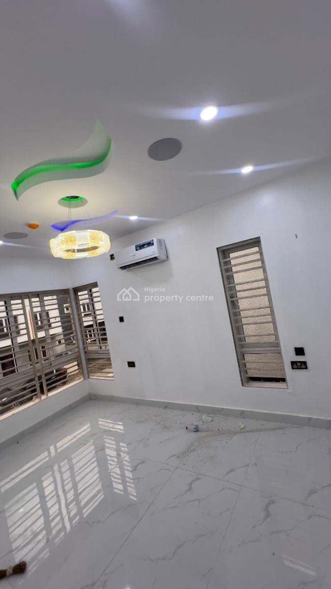 Newly Renovated 4bedroom Terrace with Bq, Orchard Estate, Sunview Street, Spg Road, Ologolo, Lekki Lagos., Ologolo, Lekki, Lagos, Terraced Duplex for Sale