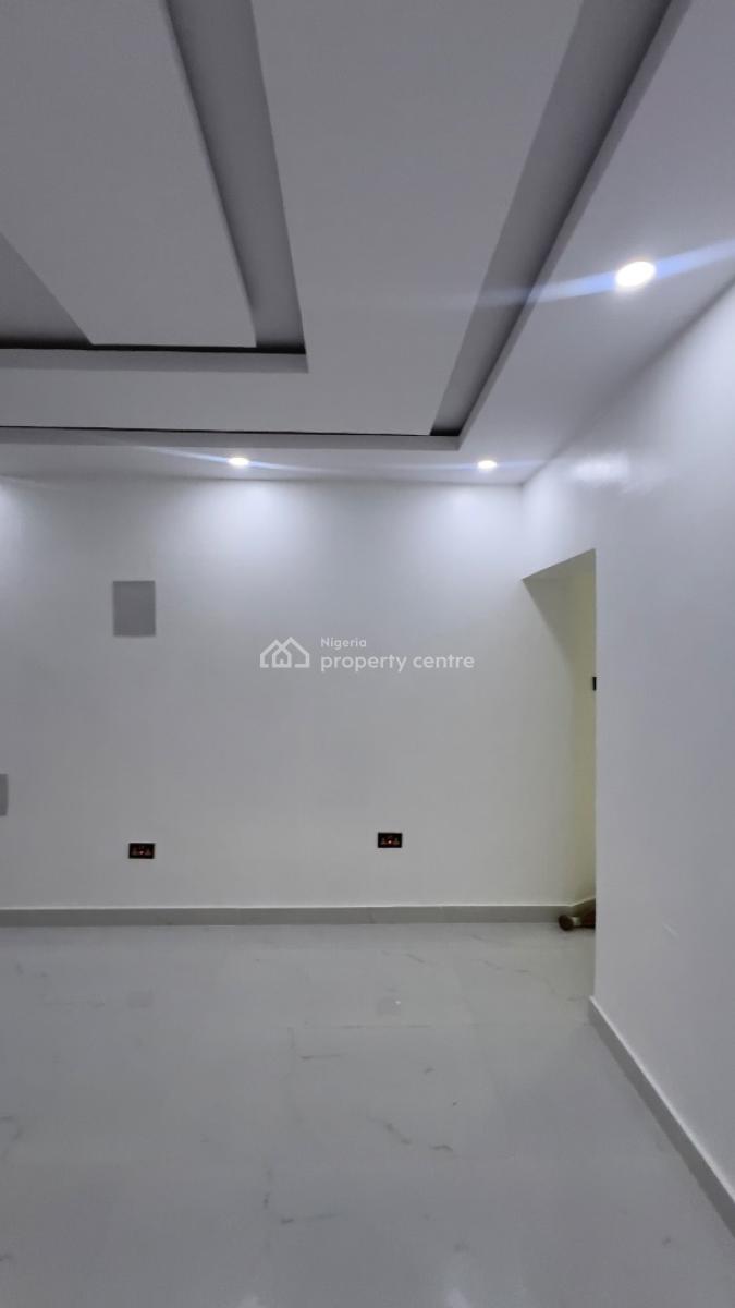 Newly Renovated 4bedroom Terrace with Bq, Orchard Estate, Sunview Street, Spg Road, Ologolo, Lekki Lagos., Ologolo, Lekki, Lagos, Terraced Duplex for Sale