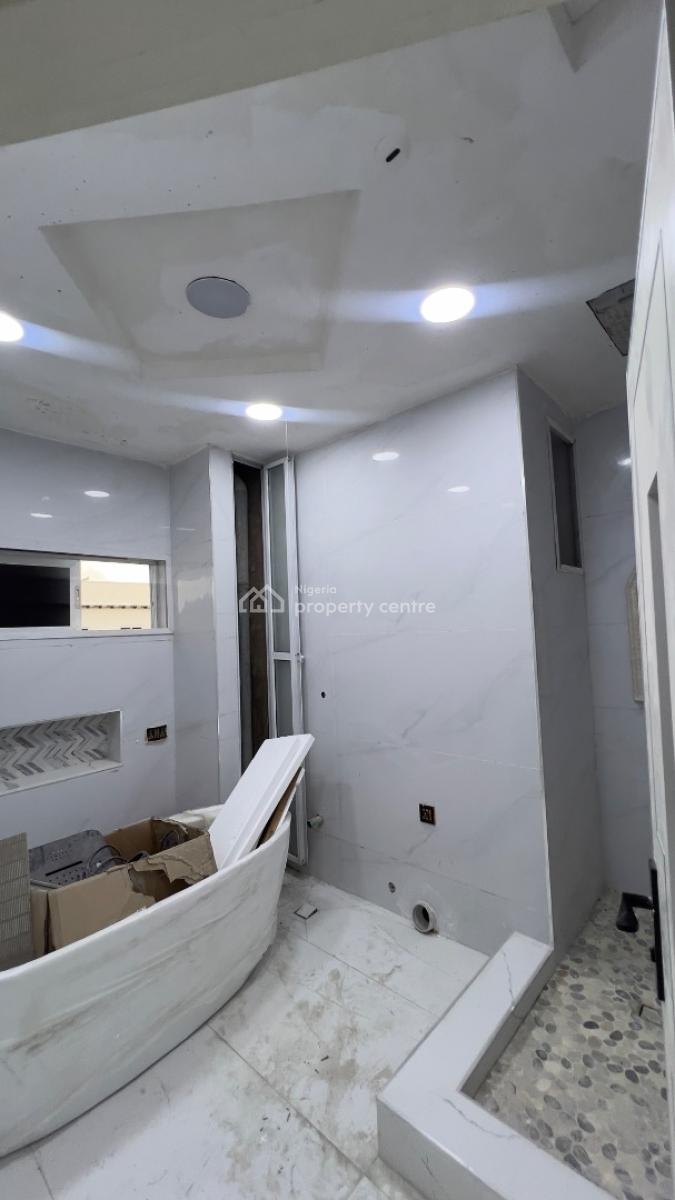 Newly Renovated 4bedroom Terrace with Bq, Orchard Estate, Sunview Street, Spg Road, Ologolo, Lekki Lagos., Ologolo, Lekki, Lagos, Terraced Duplex for Sale