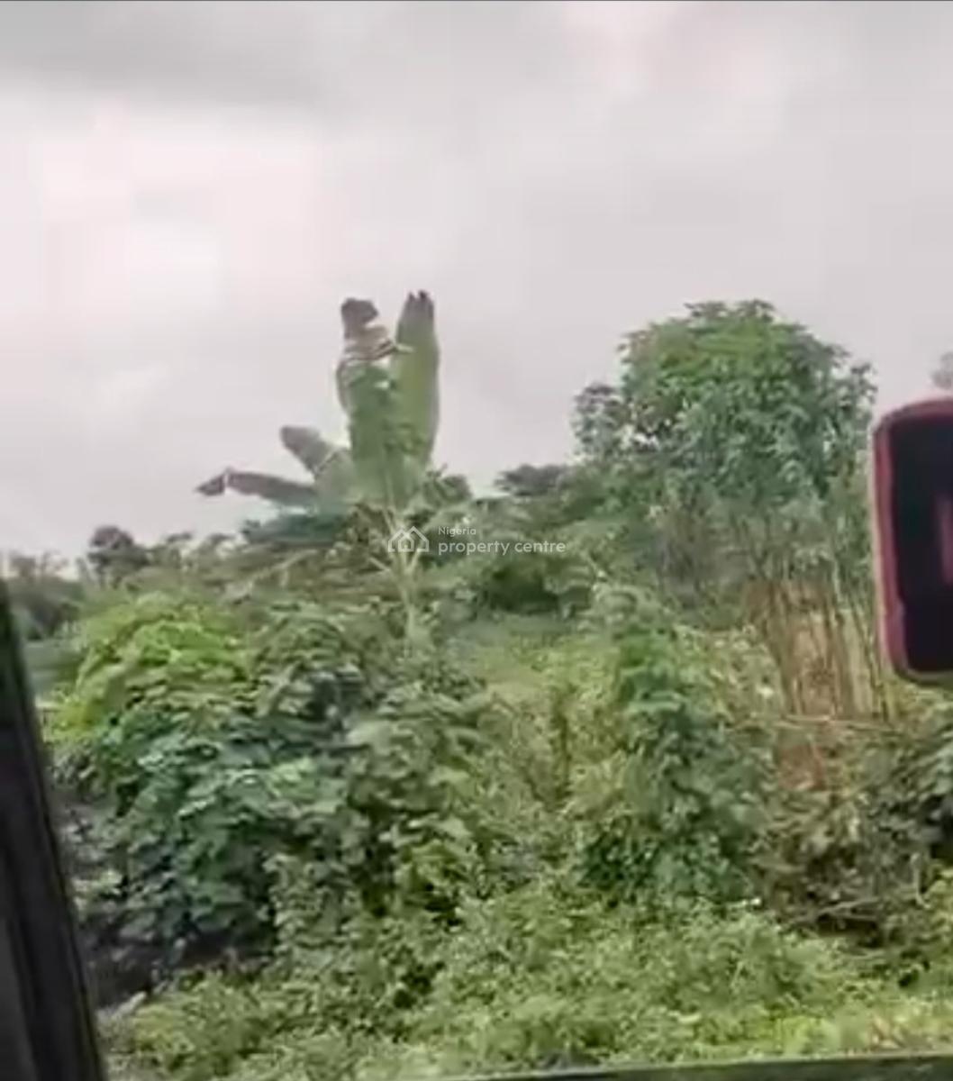 100acre of Land Along Lagos Ibadan Express Way, 100acre of Land Along Lagos Ibadan Express Way  20mins Drive From Ibad, Ibadan, Oyo, Mixed-use Land for Sale