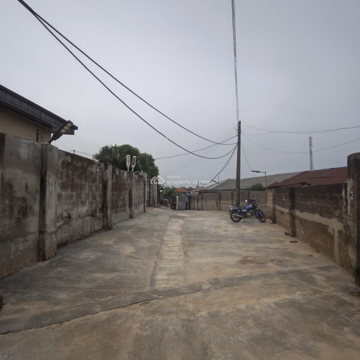 Magnificent Service Apartment Facility, Short Drive From Arepo, By Mountain Top University, Magboro, Ogun, Hotel / Guest House for Rent