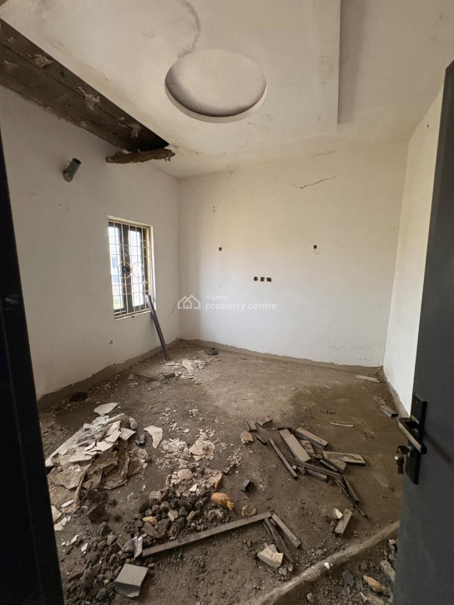Spacious 4-bedroom Duplex, Von Axis, Lugbe District, Abuja, Semi-detached Duplex for Sale