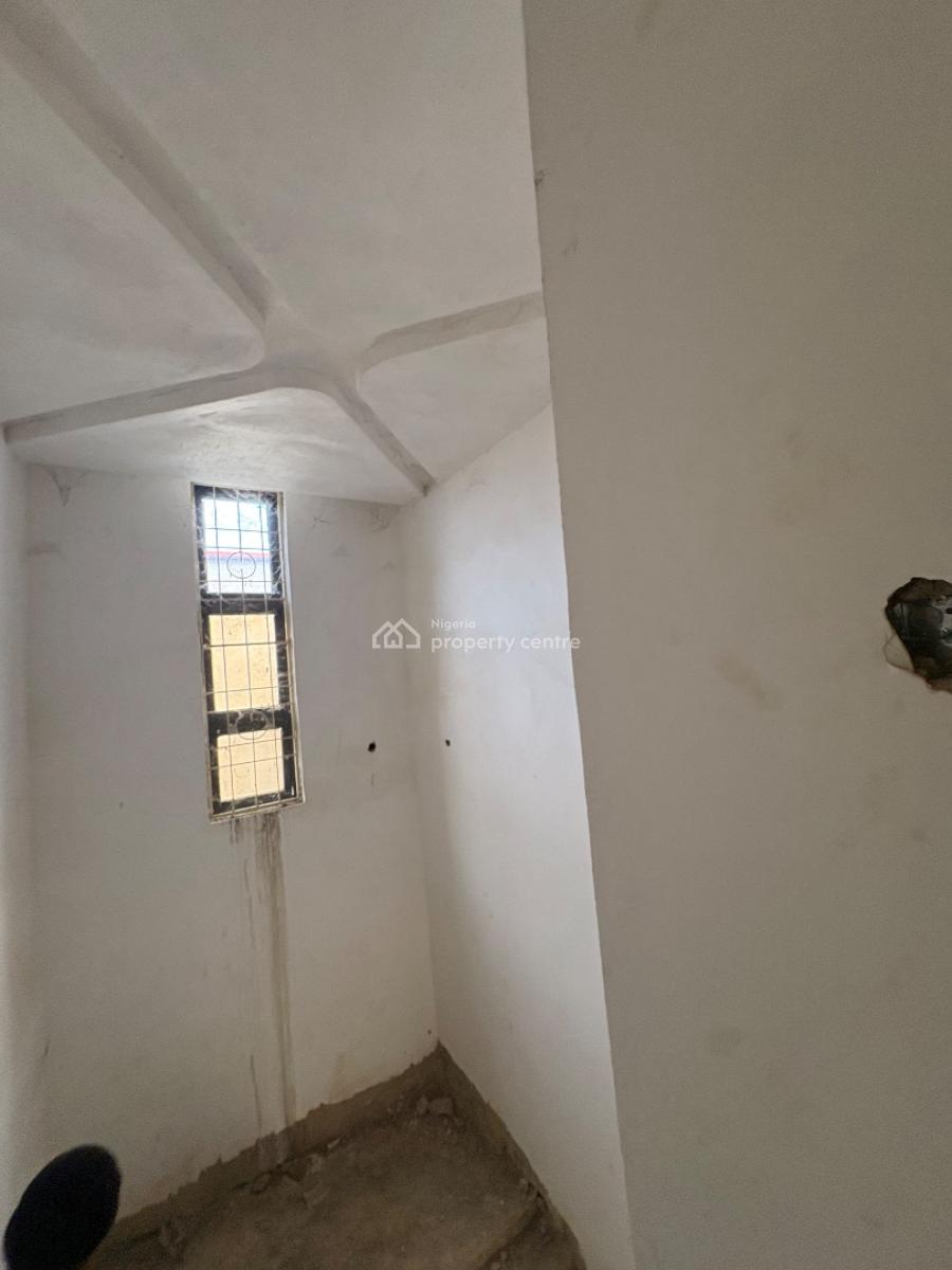 Spacious 4-bedroom Duplex, Von Axis, Lugbe District, Abuja, Semi-detached Duplex for Sale