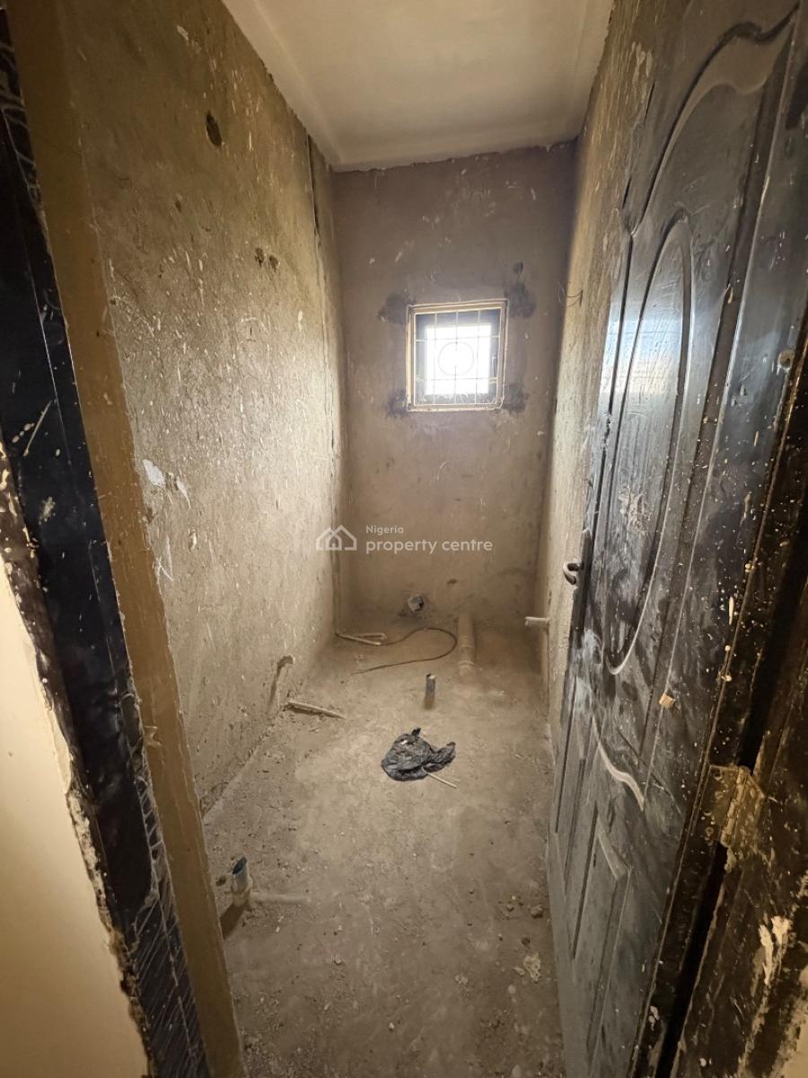 Spacious 4-bedroom Duplex, Von Axis, Lugbe District, Abuja, Semi-detached Duplex for Sale