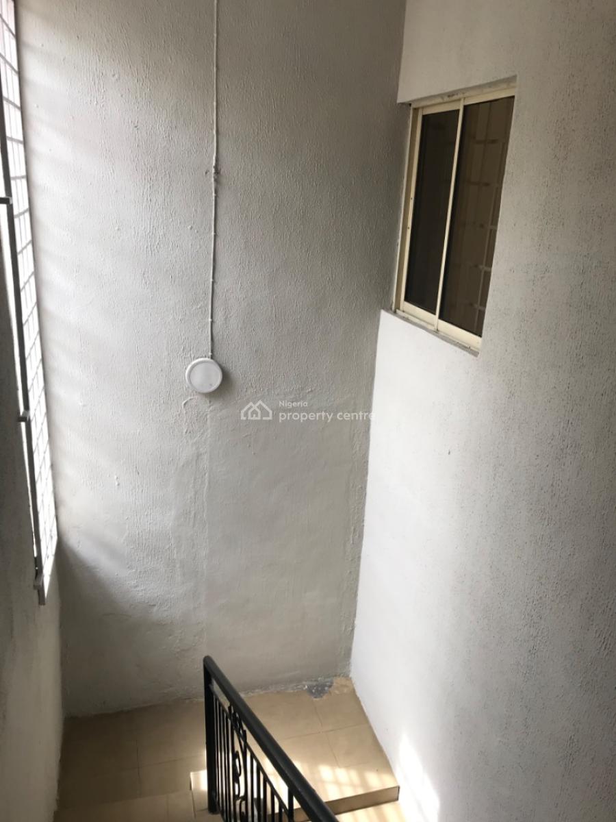 a 3 Bedroom Semi Detached House Off Admiralty Way, Lekki Phase 1., Off Admiralty Way, Ibeju Lekki, Lagos, Semi-detached Duplex for Rent