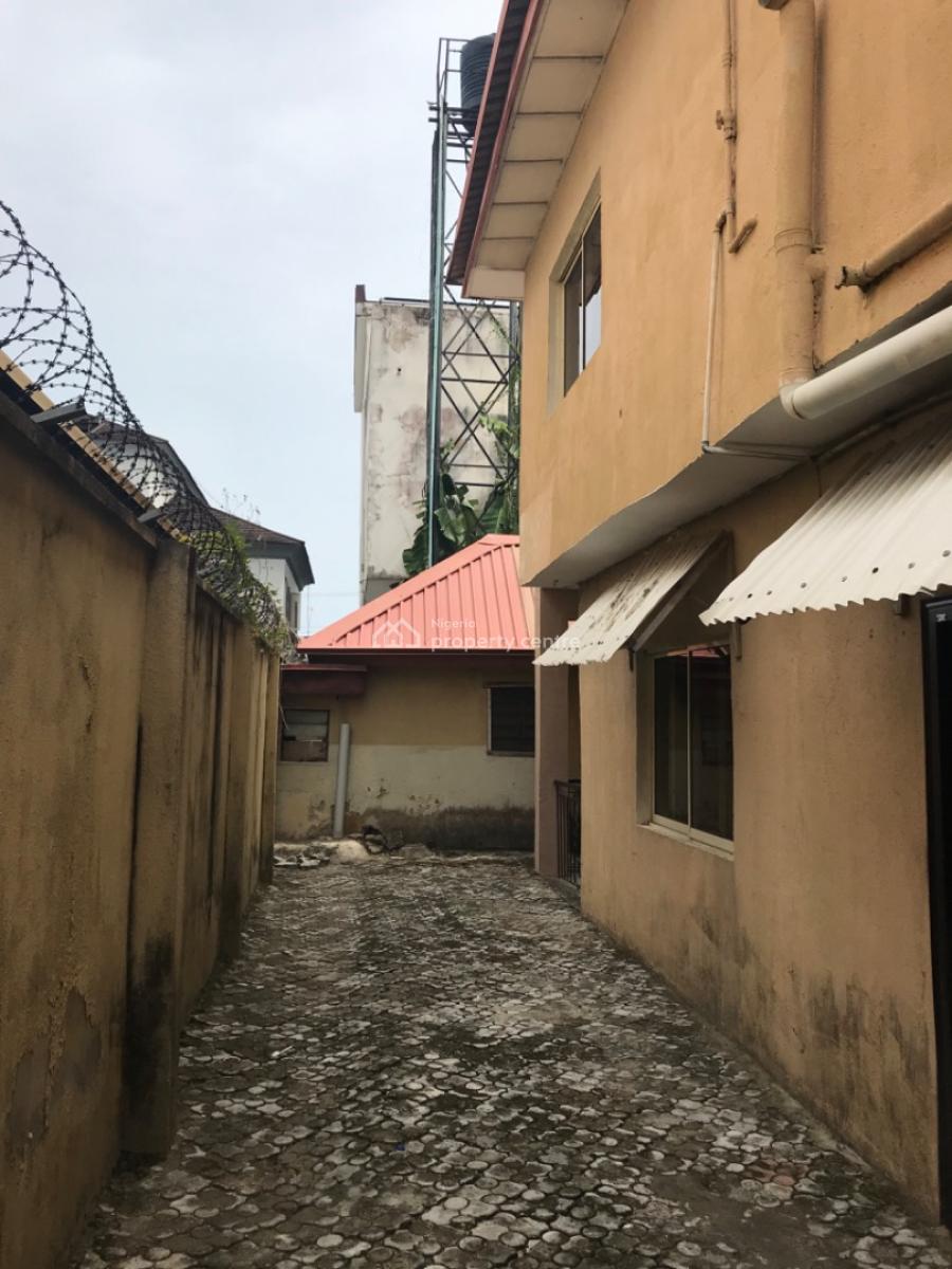 a 3 Bedroom Semi Detached House Off Admiralty Way, Lekki Phase 1., Off Admiralty Way, Ibeju Lekki, Lagos, Semi-detached Duplex for Rent