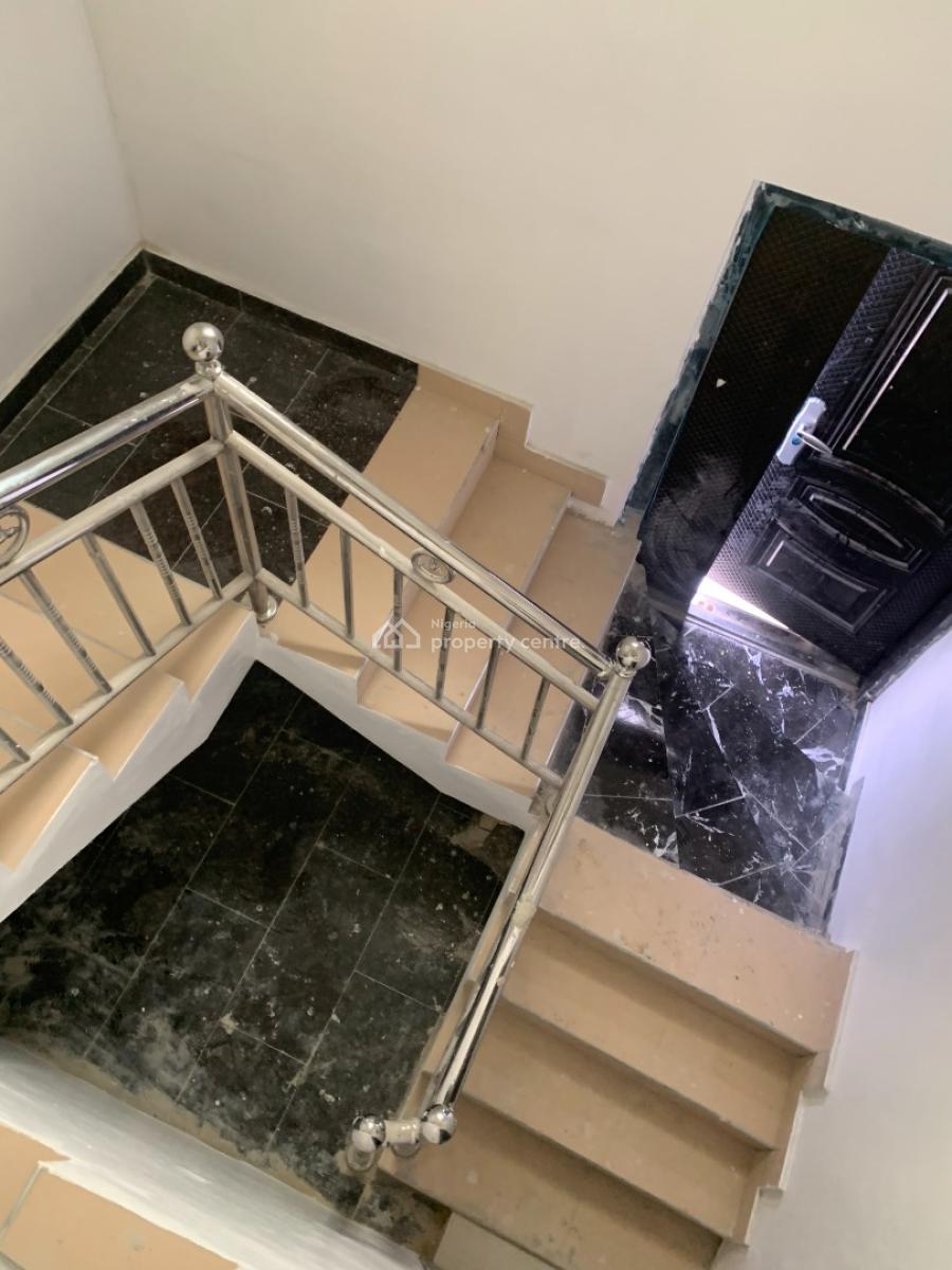 Luxury 3 Bedroom Upstairs with Jacuzzi, Abijo Gra, Ajah, Lagos, Flat / Apartment for Rent