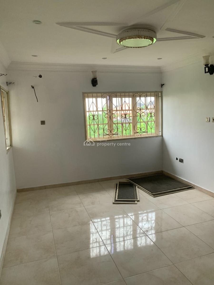 Luxury 3 Bedroom Upstairs with Jacuzzi, Abijo Gra, Ajah, Lagos, Flat / Apartment for Rent