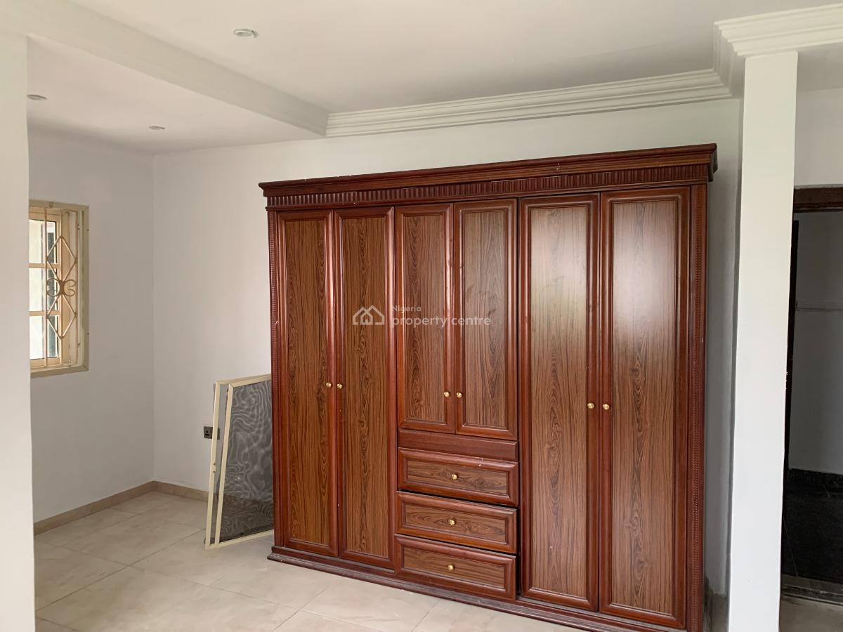 Luxury 3 Bedroom Upstairs with Jacuzzi, Abijo Gra, Ajah, Lagos, Flat / Apartment for Rent