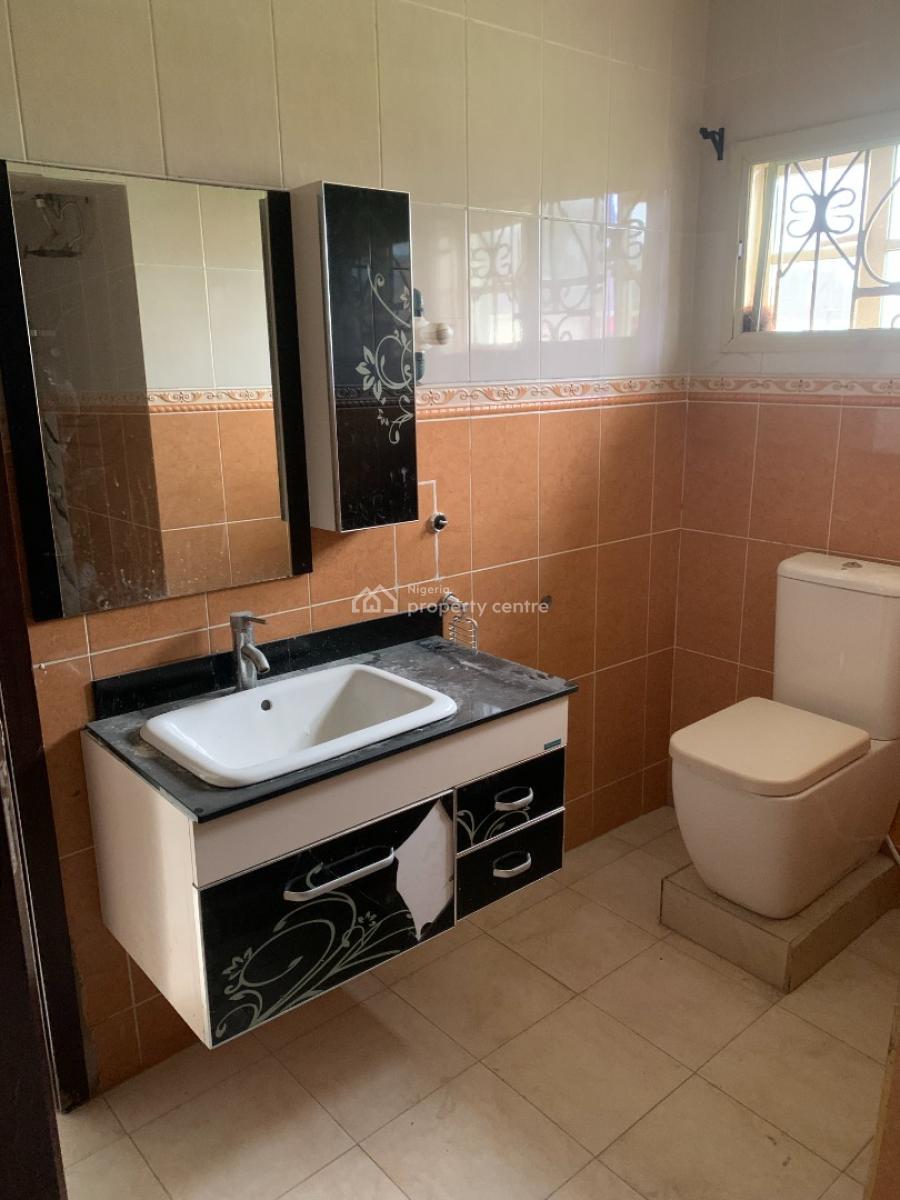Luxury 3 Bedroom Upstairs with Jacuzzi, Abijo Gra, Ajah, Lagos, Flat / Apartment for Rent