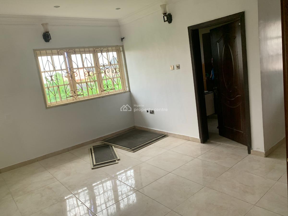 Luxury 3 Bedroom Upstairs with Jacuzzi, Abijo Gra, Ajah, Lagos, Flat / Apartment for Rent