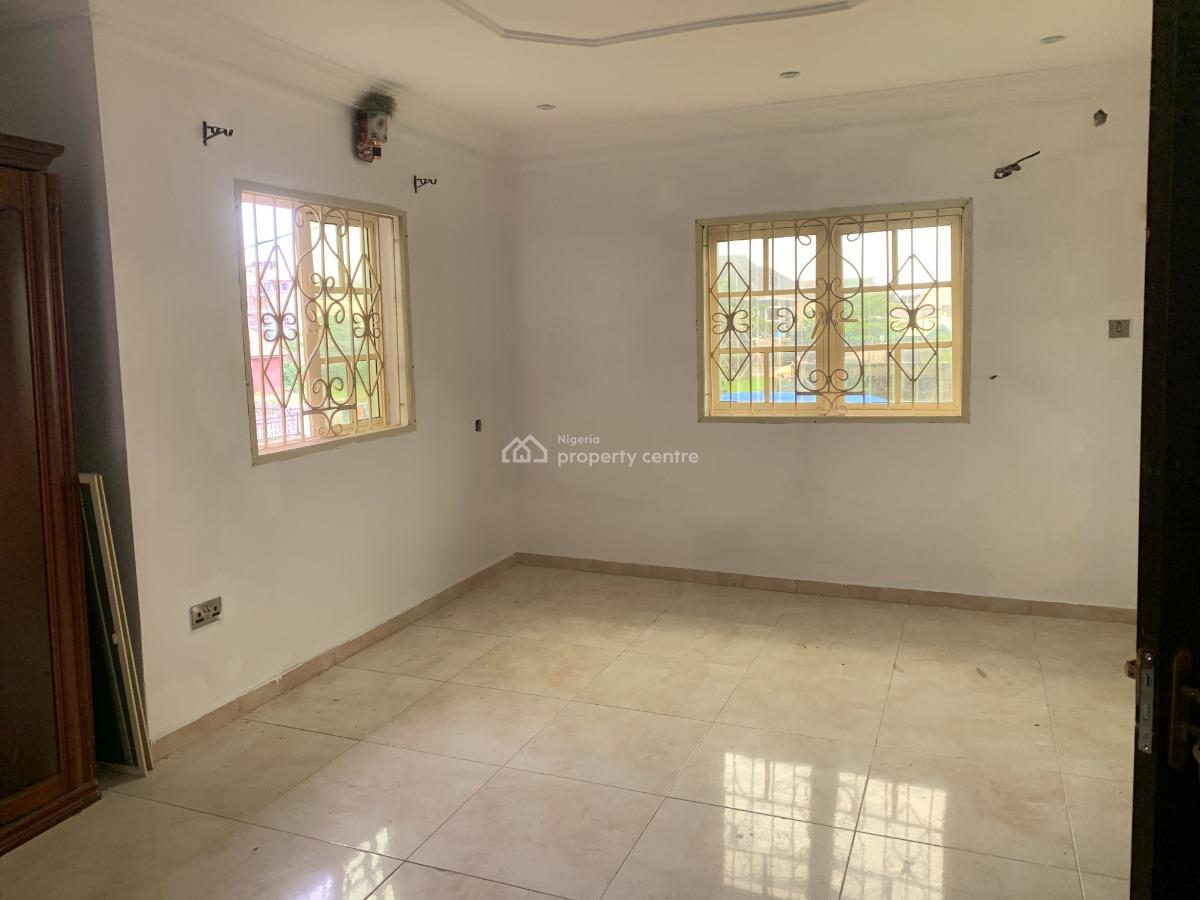 Luxury 3 Bedroom Upstairs with Jacuzzi, Abijo Gra, Ajah, Lagos, Flat / Apartment for Rent