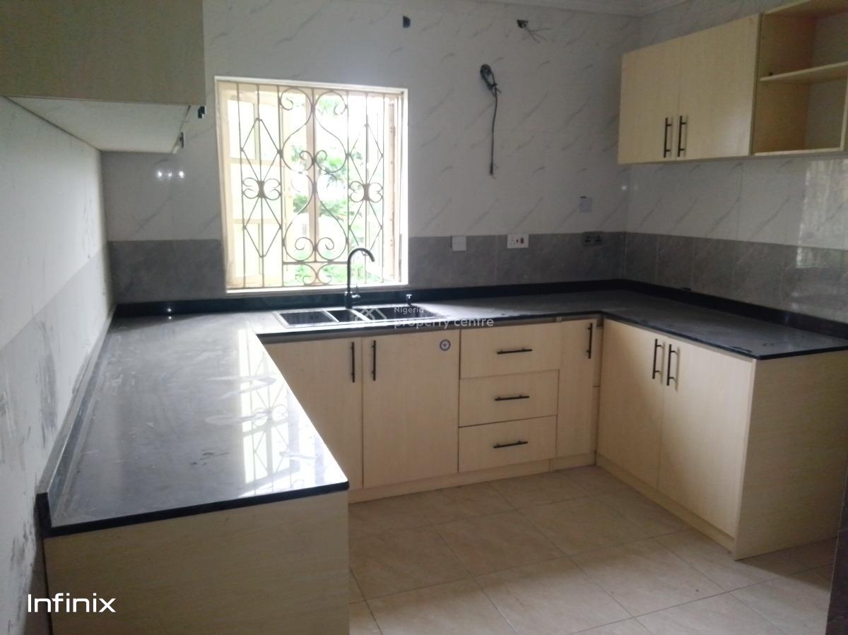 Luxury 3 Bedroom Upstairs with Jacuzzi, Abijo Gra, Ajah, Lagos, Flat / Apartment for Rent