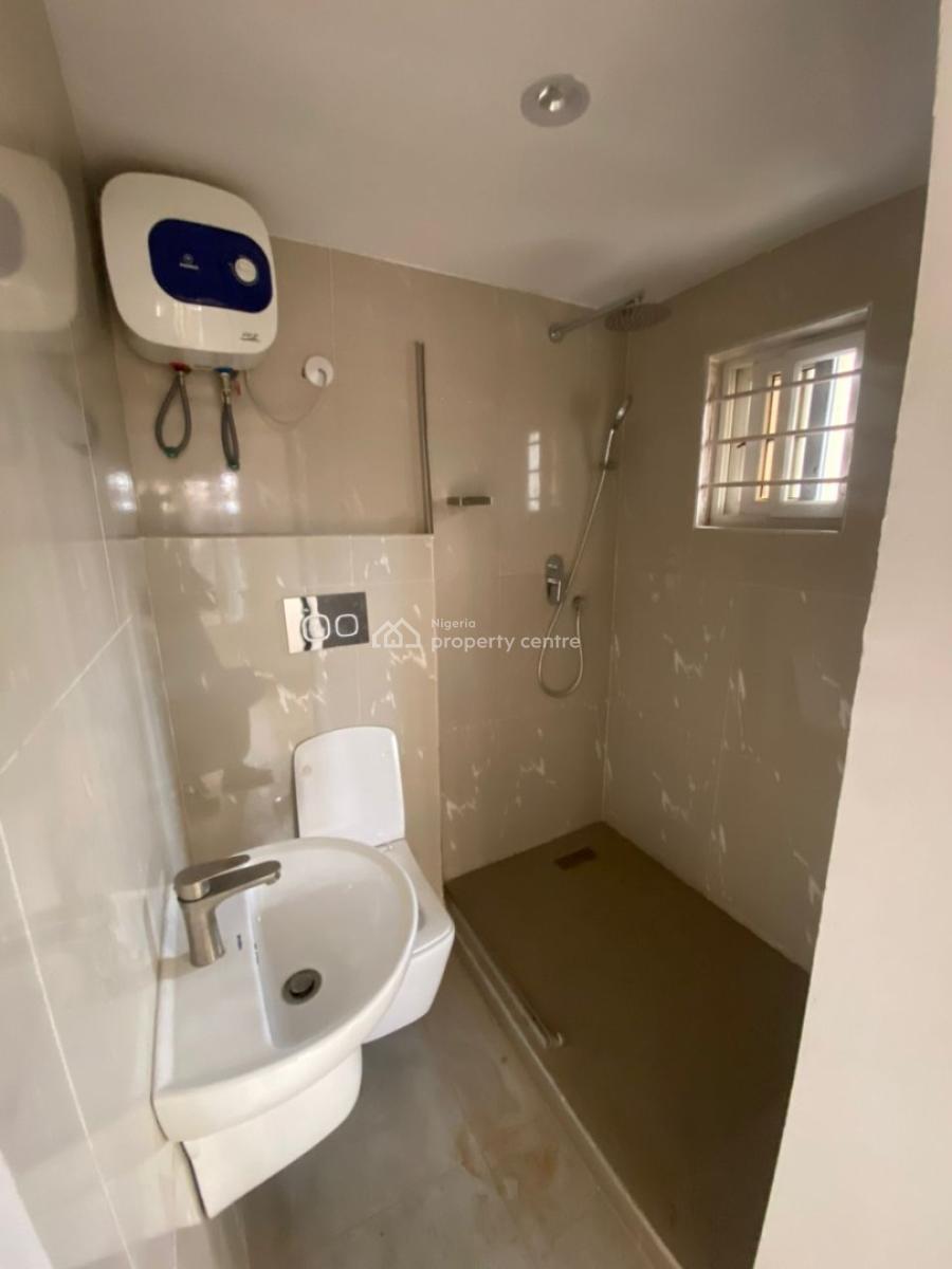 Luxury 3-bedroom Apartment with Bq  - ₦265m Distress Price, Admiralty Way Lekki Phase 1, Lekki Phase 1, Lekki, Lagos, Flat / Apartment for Sale