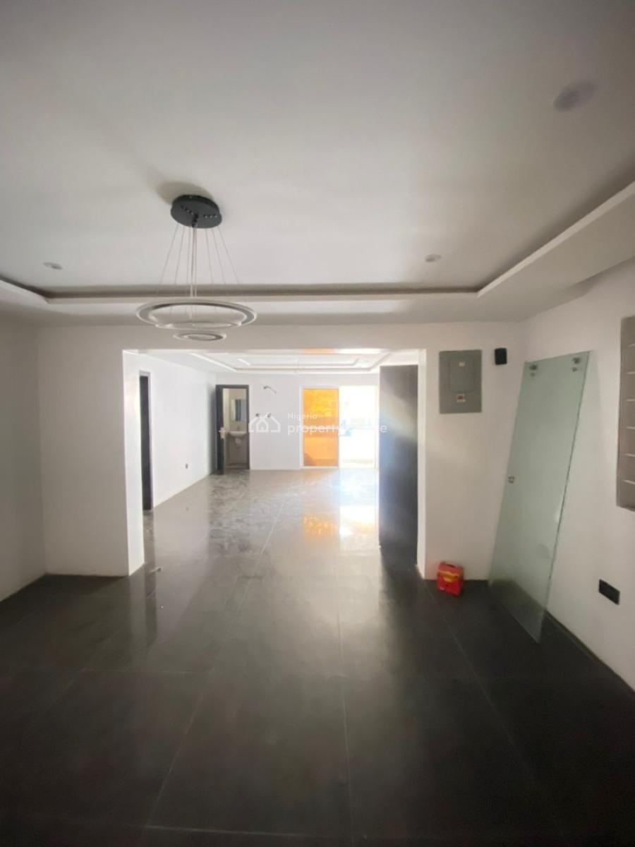 Luxury 3-bedroom Apartment with Bq  - ₦265m Distress Price, Admiralty Way Lekki Phase 1, Lekki Phase 1, Lekki, Lagos, Flat / Apartment for Sale