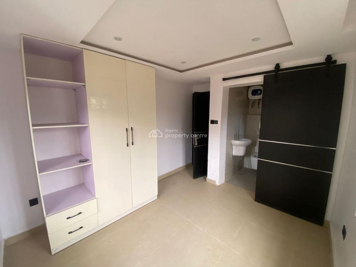 Luxury 3-bedroom Apartment with Bq  - ₦265m Distress Price, Admiralty Way Lekki Phase 1, Lekki Phase 1, Lekki, Lagos, Flat / Apartment for Sale