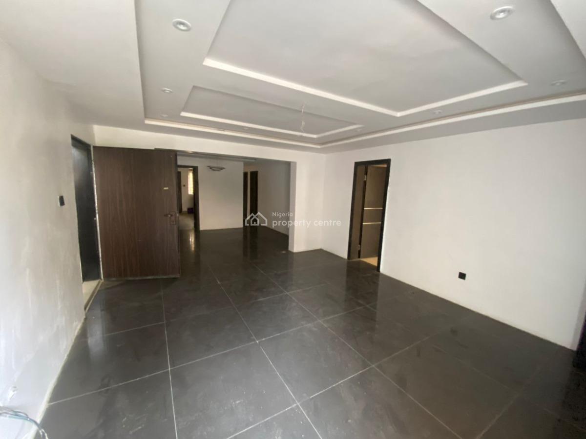 Luxury 3-bedroom Apartment with Bq  - ₦265m Distress Price, Admiralty Way Lekki Phase 1, Lekki Phase 1, Lekki, Lagos, Flat / Apartment for Sale