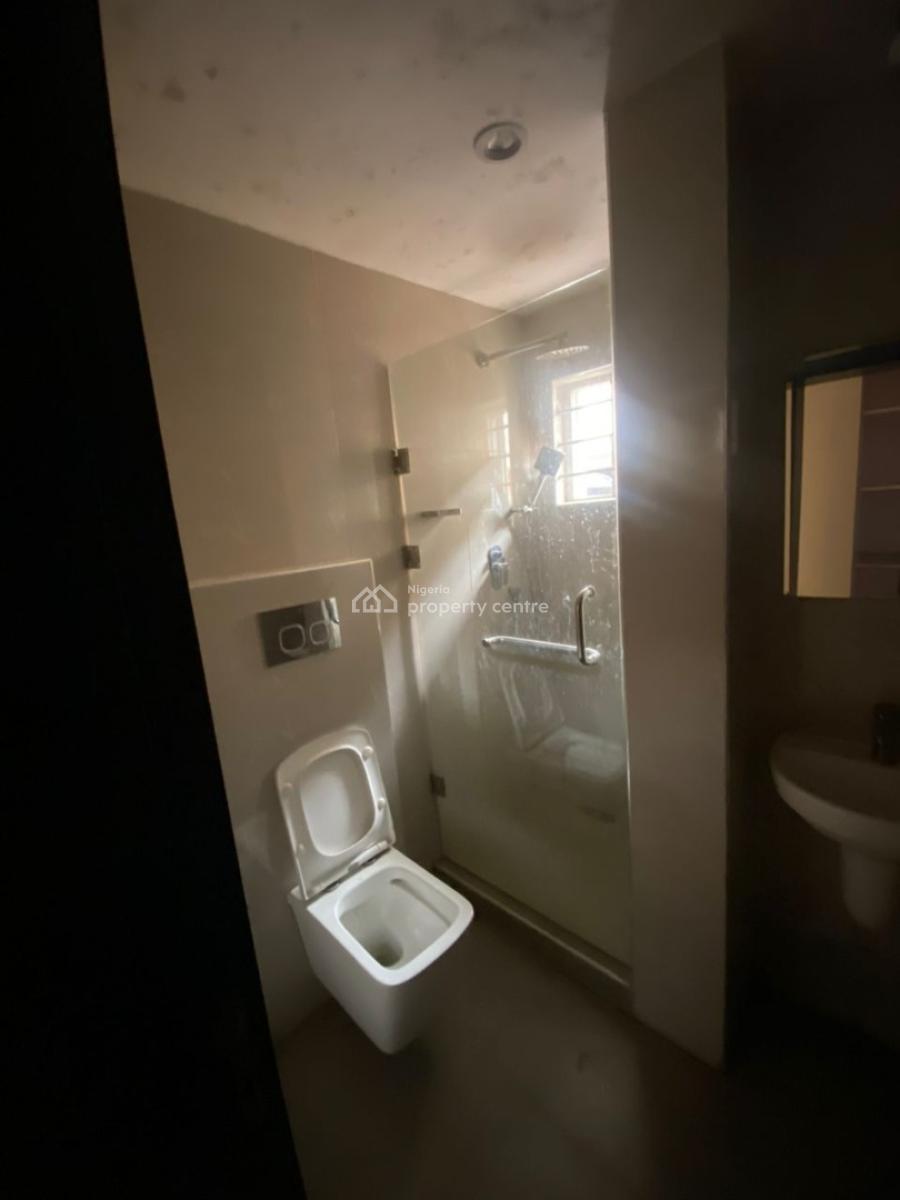 Luxury 3-bedroom Apartment with Bq  - ₦265m Distress Price, Admiralty Way Lekki Phase 1, Lekki Phase 1, Lekki, Lagos, Flat / Apartment for Sale