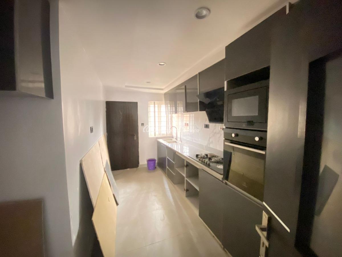 Luxury 3-bedroom Apartment with Bq  - ₦265m Distress Price, Admiralty Way Lekki Phase 1, Lekki Phase 1, Lekki, Lagos, Flat / Apartment for Sale