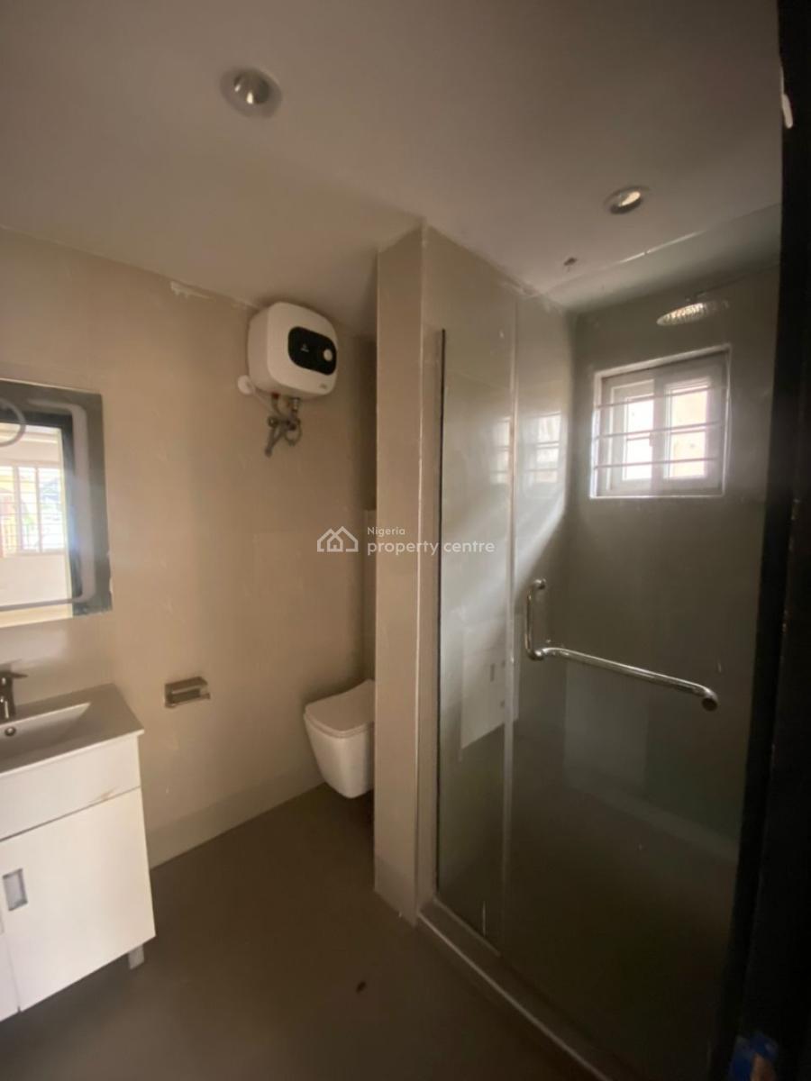 Luxury 3-bedroom Apartment with Bq  - ₦265m Distress Price, Admiralty Way Lekki Phase 1, Lekki Phase 1, Lekki, Lagos, Flat / Apartment for Sale