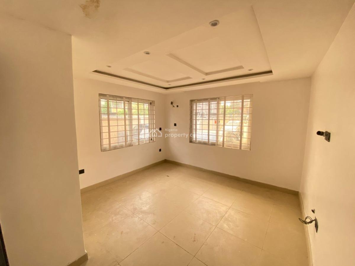 Luxury 3-bedroom Apartment with Bq  - ₦265m Distress Price, Admiralty Way Lekki Phase 1, Lekki Phase 1, Lekki, Lagos, Flat / Apartment for Sale