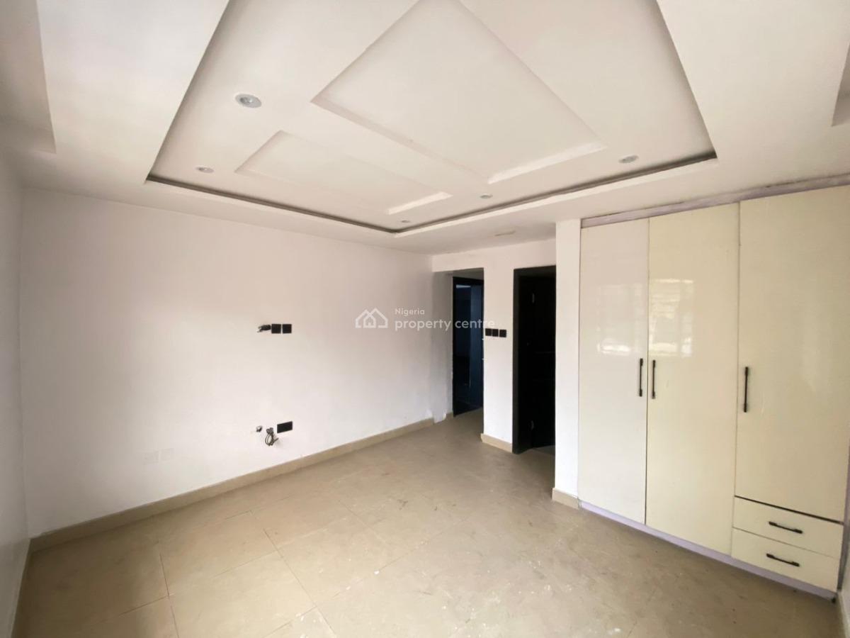 Luxury 3-bedroom Apartment with Bq  - ₦265m Distress Price, Admiralty Way Lekki Phase 1, Lekki Phase 1, Lekki, Lagos, Flat / Apartment for Sale