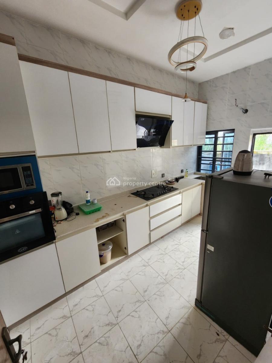 Spacious Semi Master Bedroom in a Shared Apartment Upstairs, Ikota Gra, Ikota Lekki Lagos, Ikota, Lekki, Lagos, Flat / Apartment for Rent