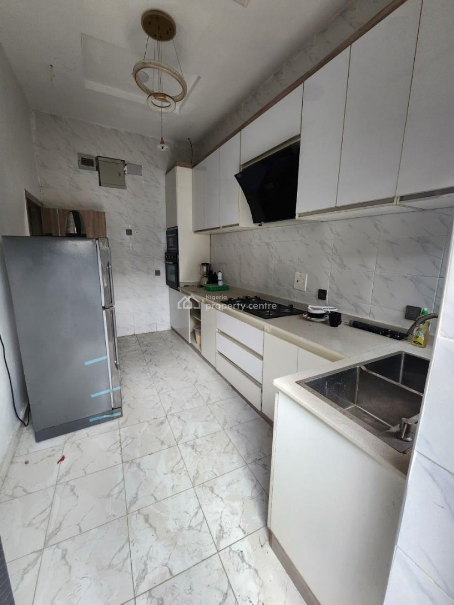 Spacious Semi Master Bedroom in a Shared Apartment Upstairs, Ikota Gra, Ikota Lekki Lagos, Ikota, Lekki, Lagos, Flat / Apartment for Rent