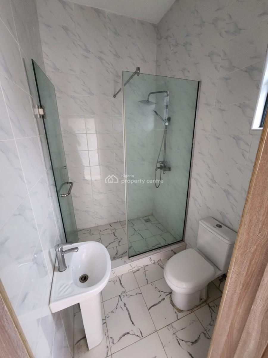 Spacious Semi Master Bedroom in a Shared Apartment Upstairs, Ikota Gra, Ikota Lekki Lagos, Ikota, Lekki, Lagos, Flat / Apartment for Rent